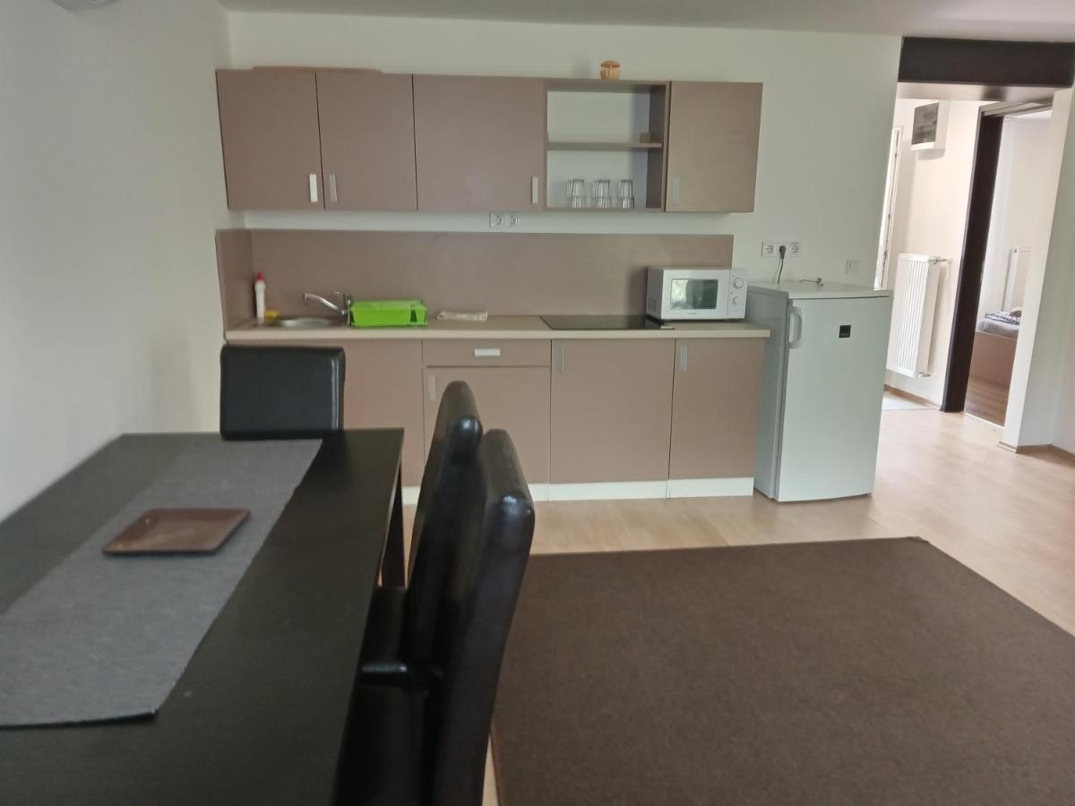Tiszaliget Apartman Es Szallo Сольнок Экстерьер фото
