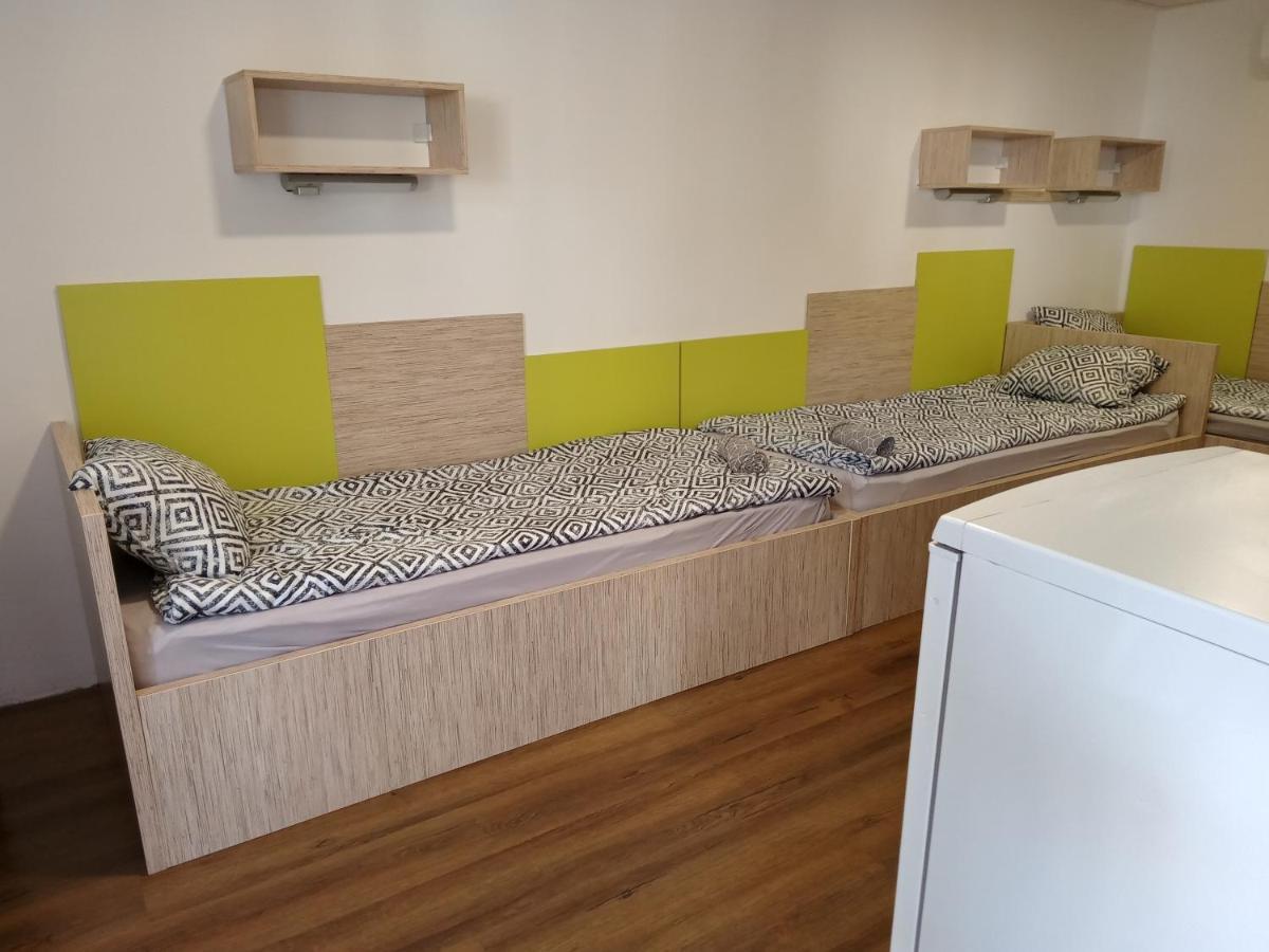 Tiszaliget Apartman Es Szallo Сольнок Экстерьер фото