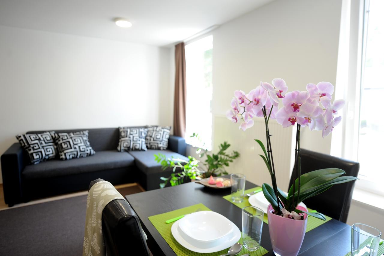 Tiszaliget Apartman Es Szallo Сольнок Экстерьер фото